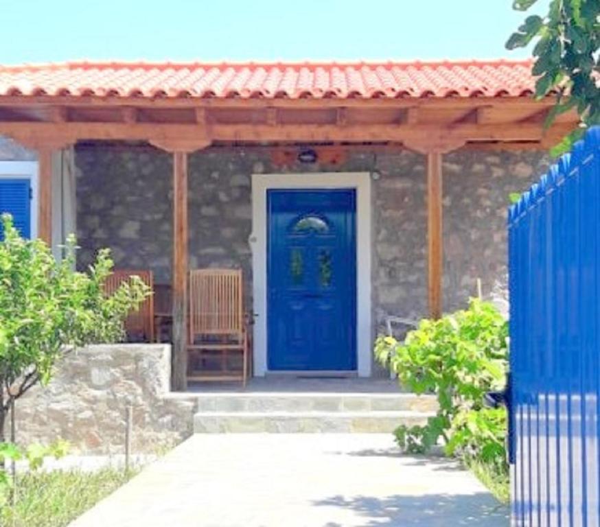 PERDIKA STONEHOUSE room 4